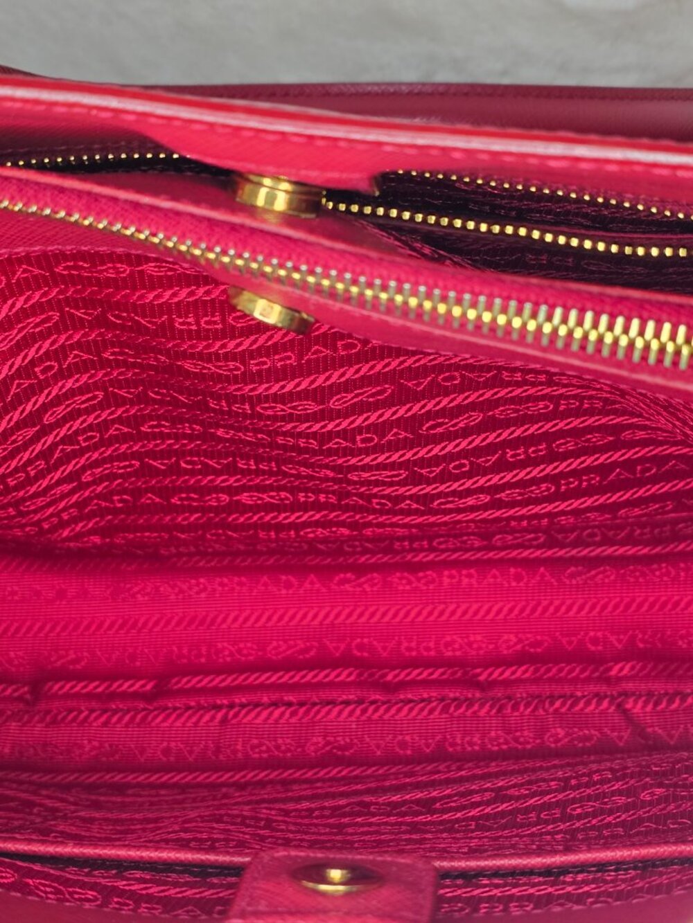 Prada Galleria Lux red Saffiano - Picture 14 of 16